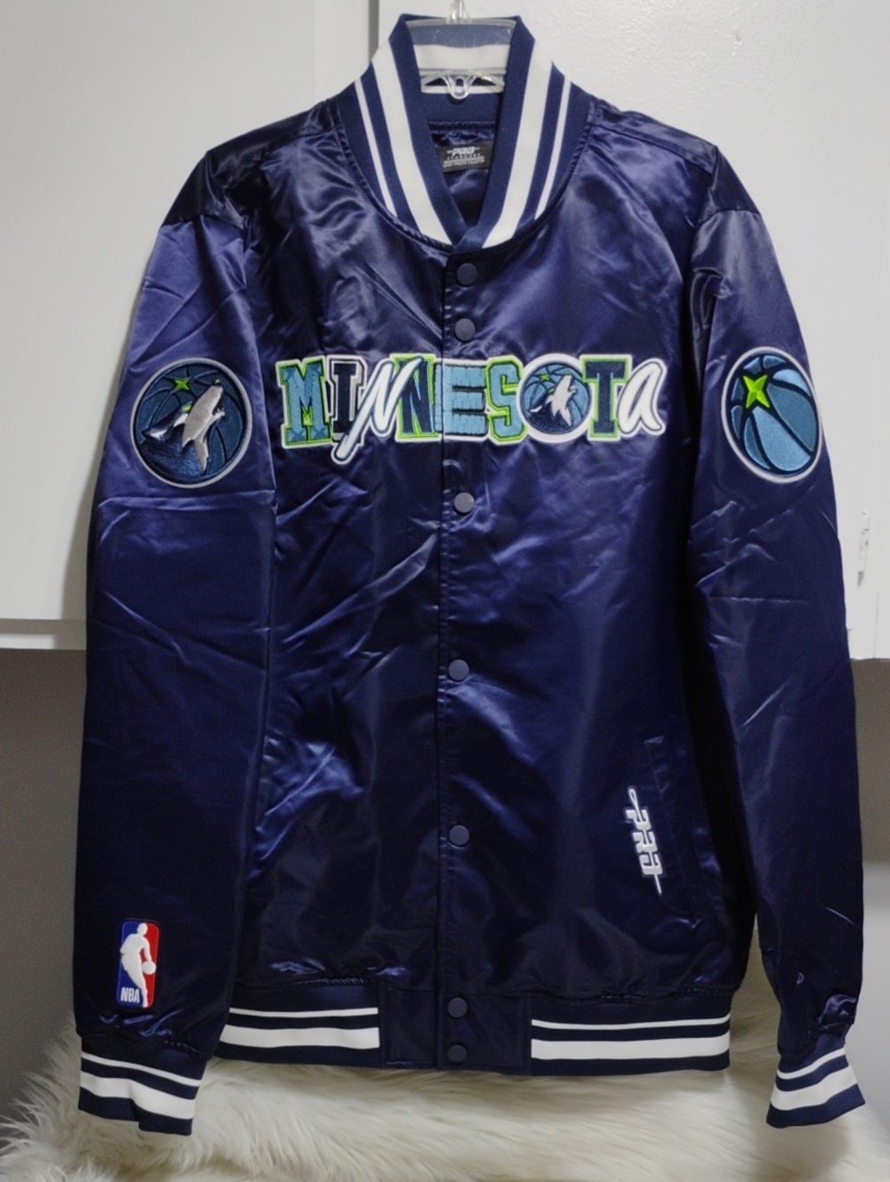 (Closet) NWOT Minnesota Timberwolves Satin Bomber Jacket